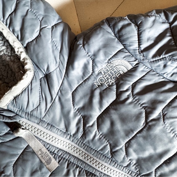 North Face • Thermoball Bunting Suit - Picture 5 of 6